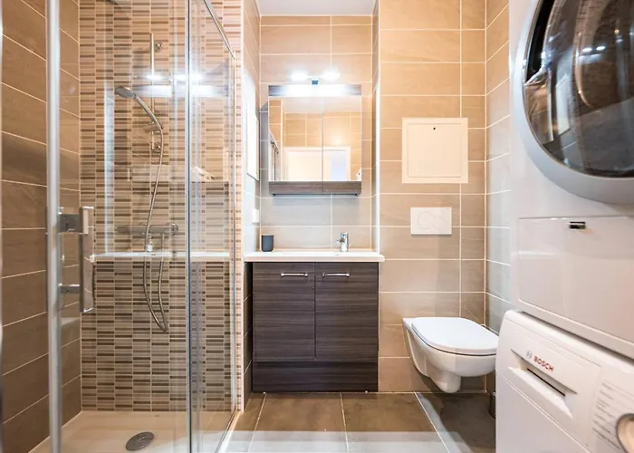 Appartement 3 Pièces Neuf à Avec 2 Parkings, 4 Personnes - Fr-1-351-272 *